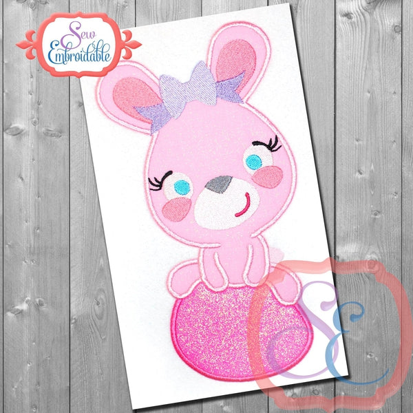 Bunny Sitting on Egg Applique, Applique